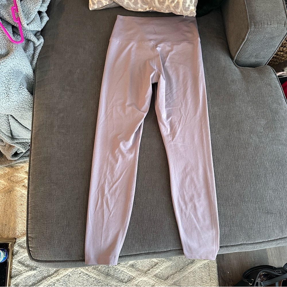 Nike Purple Dry fit Size Medium Yoga Fit Leggings